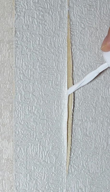 剥がれた壁紙 クロスの補修方法 Diyで簡単に壁紙修理 リビングでdiy