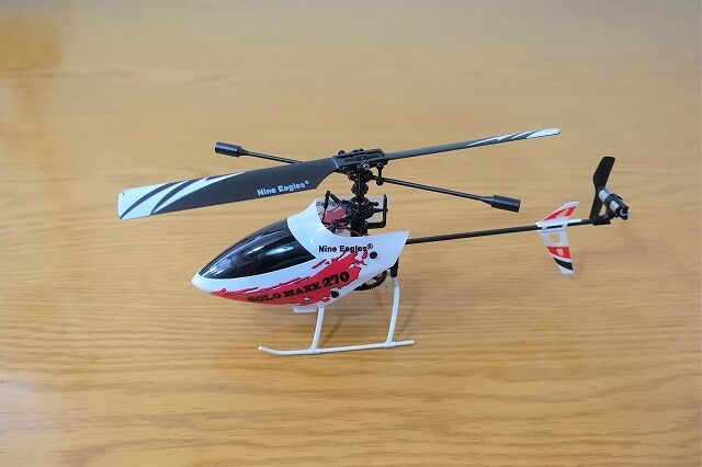 ラジコンヘリコプターはやっぱり面白い : リビングでDIY