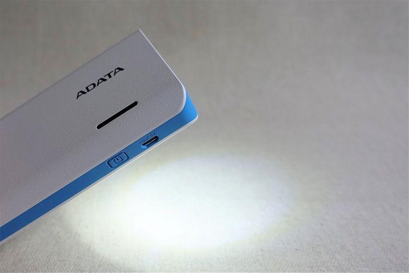 レビュー】ADATA PT100 パワーバンク 10000mAh モバイルバッテリーは