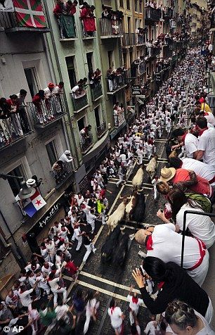 スペイン恒例の牛追い祭り 今年も牛さんたちがモー烈すぎる 情報ライブ ニヤニヤ
