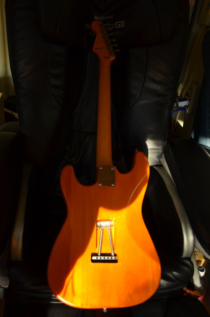 Squier Deluxe Series Stratocaster® : ギターについて真面目に考えるBrog