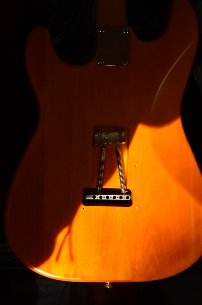 Squier Deluxe Series Stratocaster® : ギターについて真面目に考えるBrog