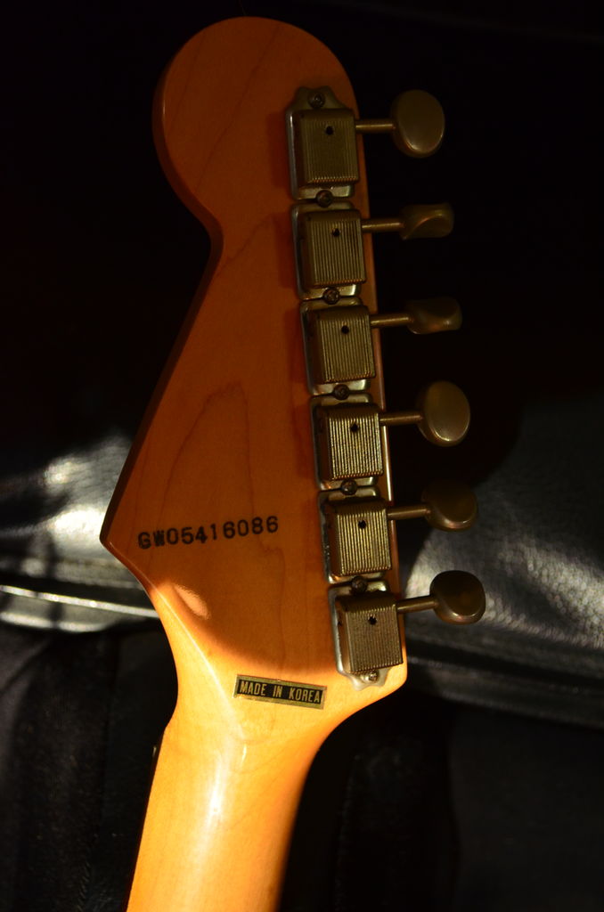 Squier Deluxe Series Stratocaster® : ギターについて真面目に考えるBrog