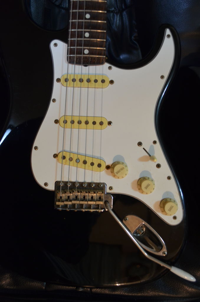Squier SST30？ : ギターについて真面目に考えるBrog
