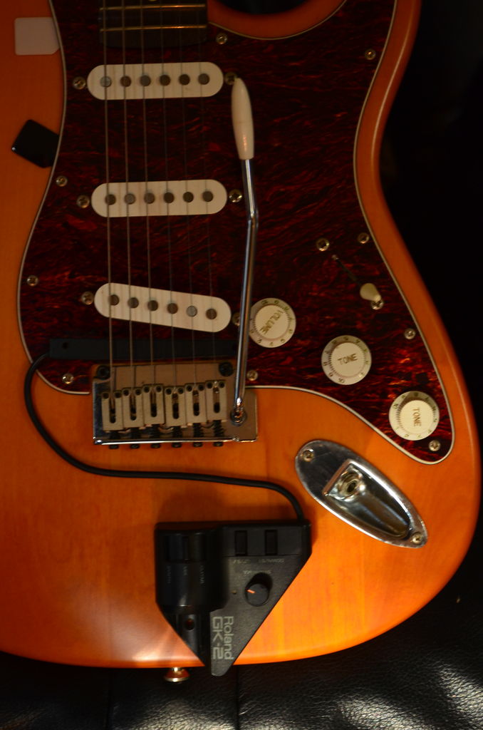 Squier DELUXEストラト　スキャロップネック　コンポーネントギター Squier Deluxe Series Stratocaster® : ギターについて真面目に考えるBrog