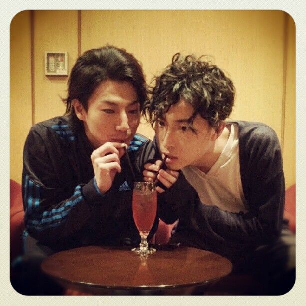 RenaYazakiRedDrink201209