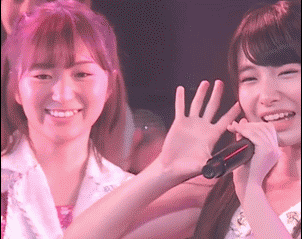 AKB大島涼花さん、劇場公演中に同じ男に何度も爆レスhttps://shiba.2ch.net/test/read.cgi/akb/1491212287/