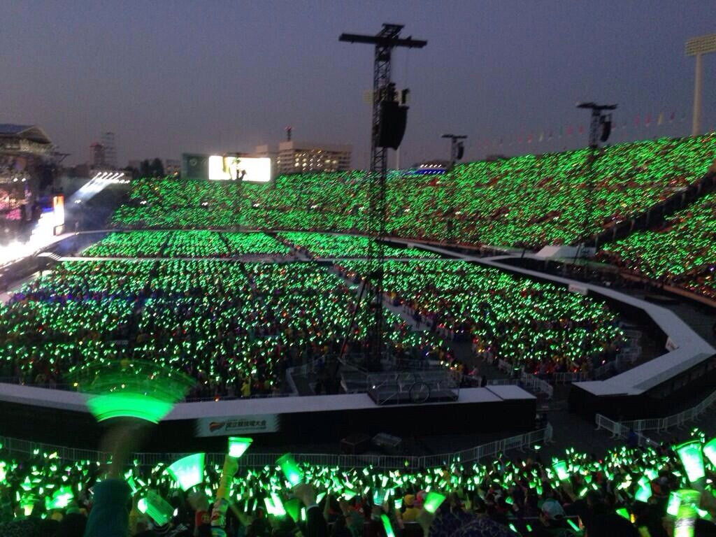 ももクロが国立競技場公演で5万5千人 緑 一色 中島みゆき作の新曲も 有安杏果 Gラボ Akb48