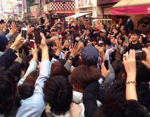 ももクロ 原宿ロケで現場が一時パニックに 笑神様は突然に Gラボ Akb48