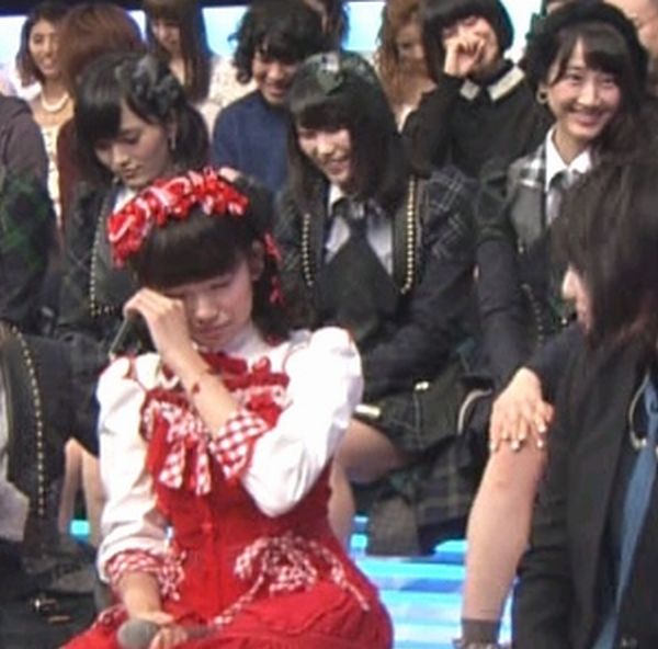 Mステ みるきーが泣いた場面で山本彩１人だけ笑ってない Nmb48 Gラボ Akb48