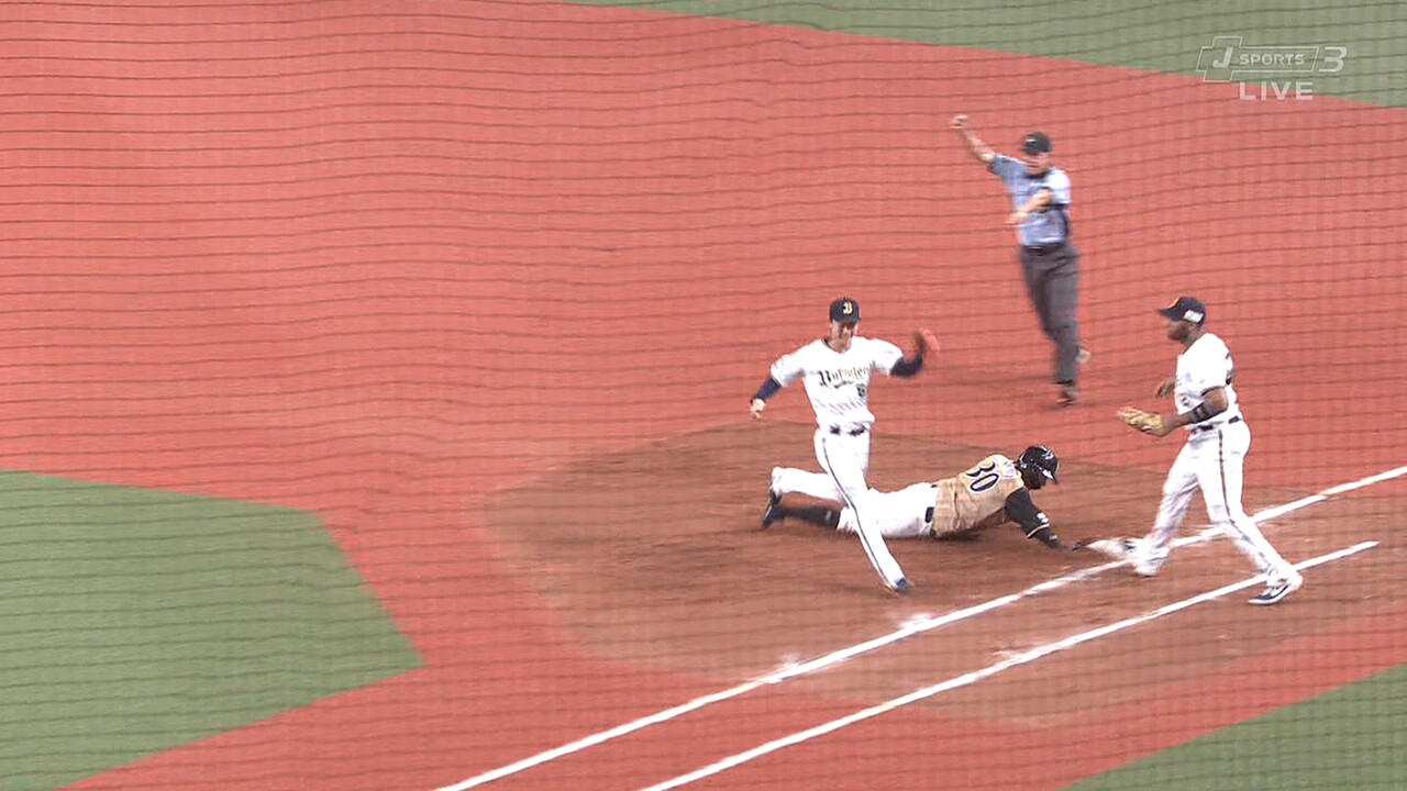 【譲り合い】 オリックスがエラーでピンチ拡大 → 日ハムランナー飛び出してチャンス消滅ｗｗｗｗ