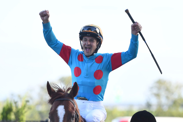 ルメールガッツポーズ