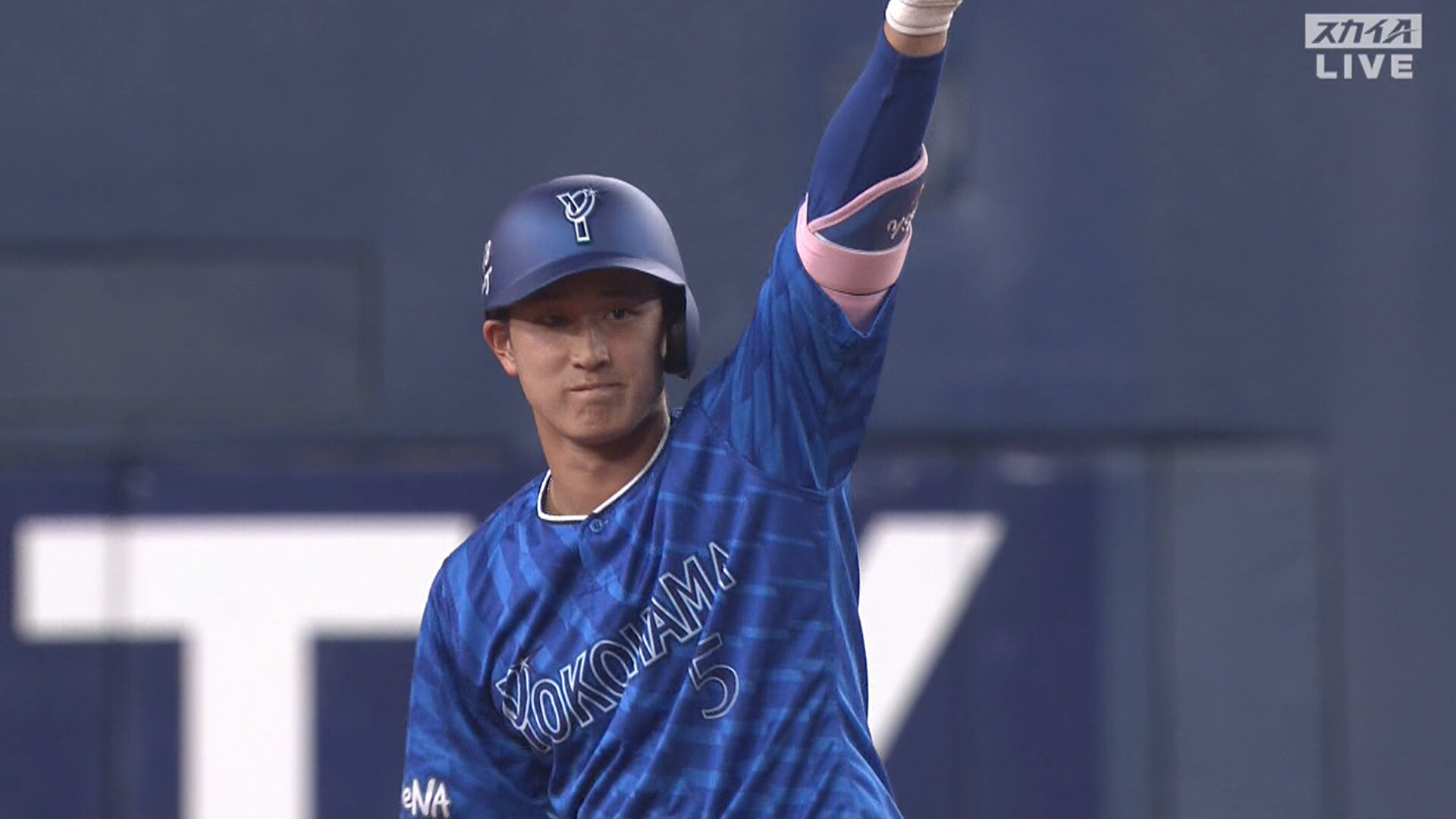 松尾汐恩、プロ初ヒット！ 代打でレフトオーバーの二塁打