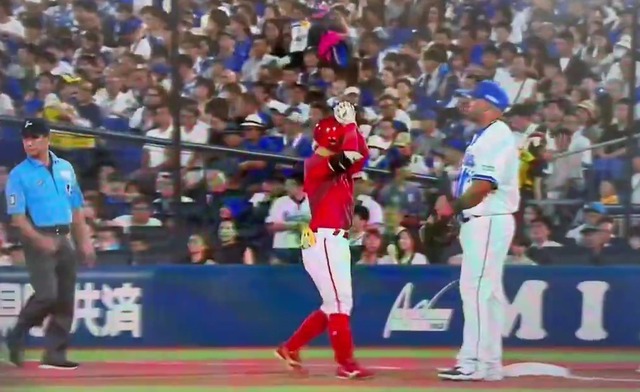 x-downloader.com_AqAsFB.mp4_000000283