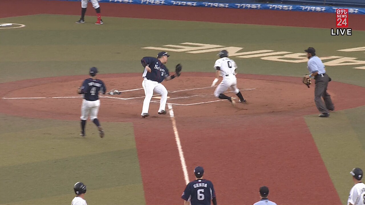 西武 挟殺プレー失敗 荻野貴司がタッチを交わす好走塁 ももやの野球速報 西武 挟殺プレー失敗 荻野貴司がタッチを交わす好走塁 ももやの野球速報