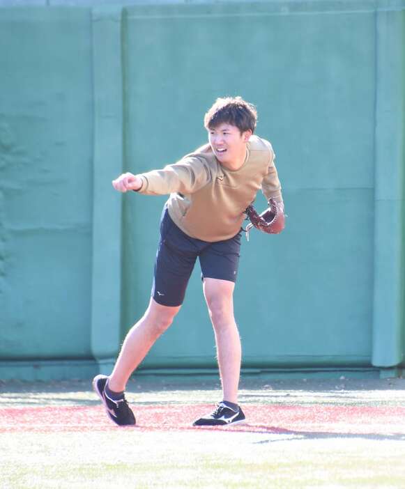 【朗報】 奥川恭伸、熱がこもったキャッチボール 「かなり順調にきている」