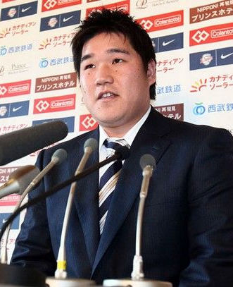 takeya-nakamura-20111215-multi-year-contract