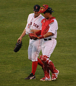 260px-Brad_Penny_and_Víctor_Martínez