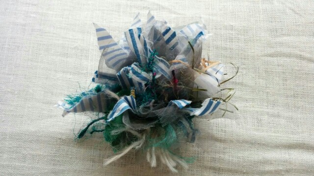 古布の裂き布コサージュ 糸糸 日々ハレの日