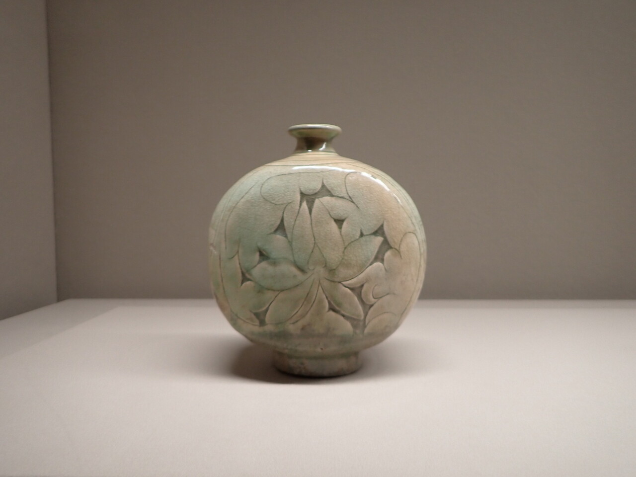 大阪市立東洋陶器美術館 : 江戸川の畔（ほとり）