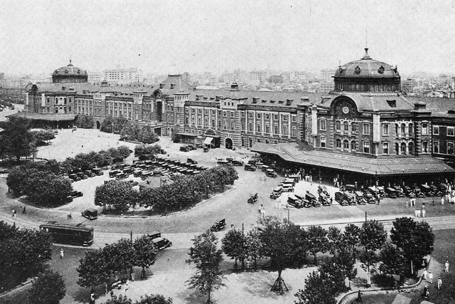 Tokyo_station_marunouchi_old