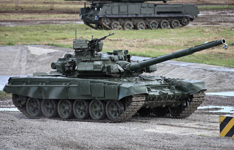 1920px-T-90A_MBT_photo010