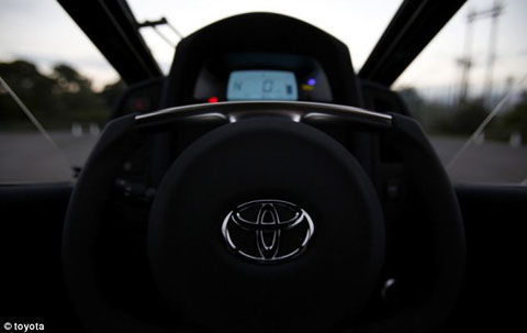 article-2453990-18A9D79500000578-101_634x400