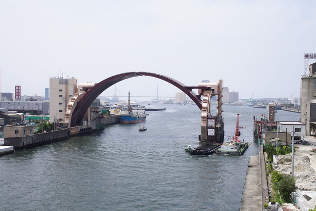 1920px-Ajigawa_Suimon_Osaka_JPN_001