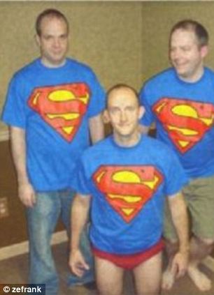 article-2207645-1522431F000005DC-172_306x423