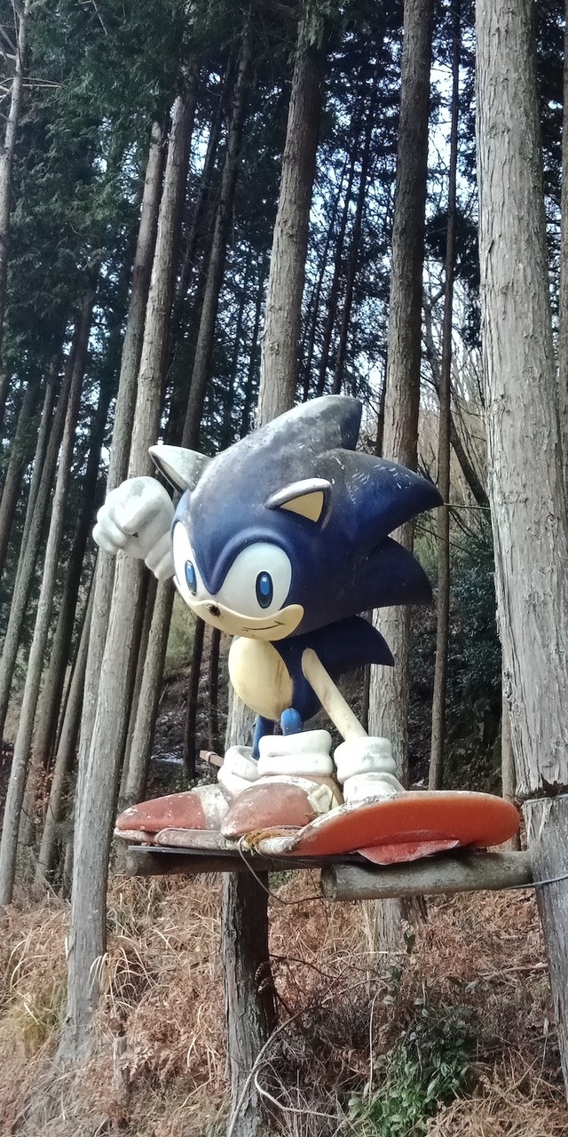 2019-02-sonicstatue-redux1