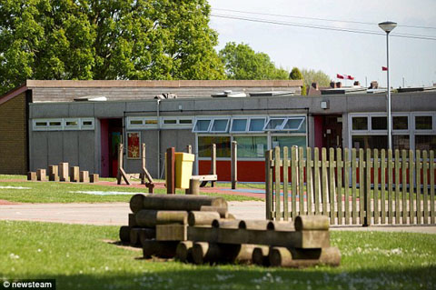 article-2381922-1B157B41000005DC-66_634x421