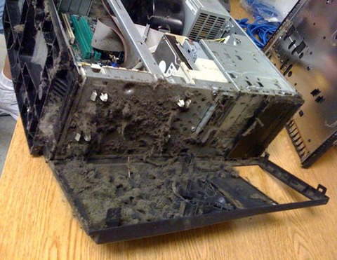 the_disgusting_things_found_inside_pcs_640_03