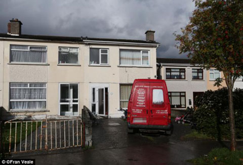 article-2473054-18EDAB4A00000578-7_634x430