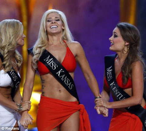 article-2421711-1BD8F1FC000005DC-844_470x423