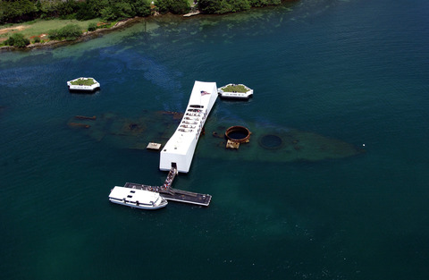 USS_Arizona_Memorial_(aerial_view)