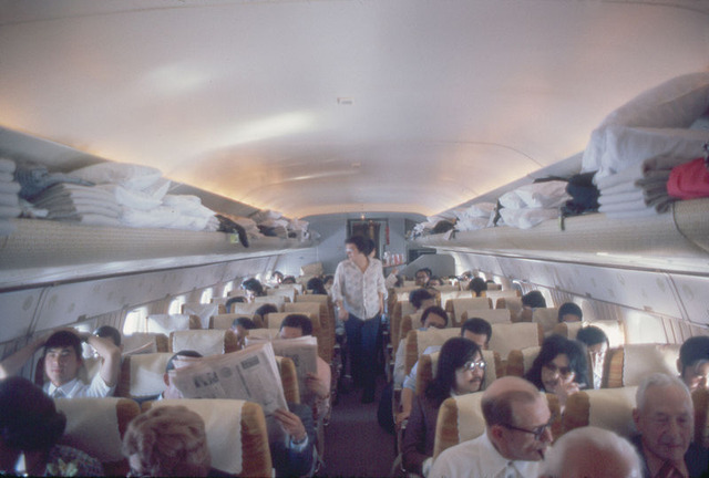 800px-JAL_DC-8_Interior_(8336372497)