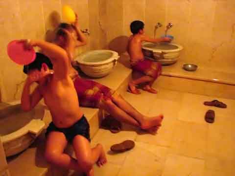 800px-Hamam_dsc05370_nevit