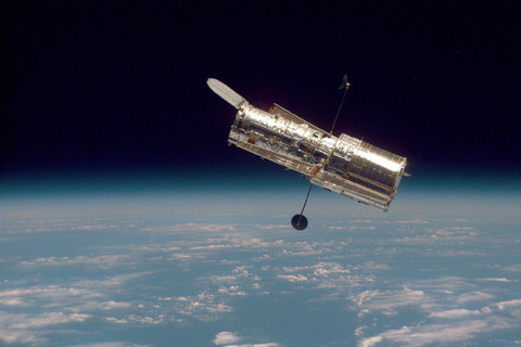 345535main_hubble1997_hi