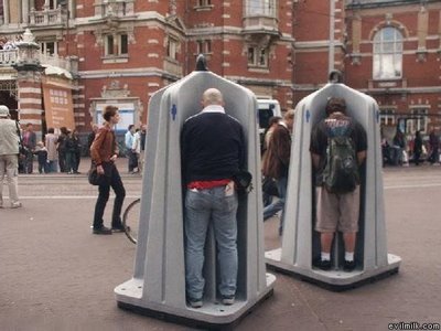 funny-strange-weird-public-toilet