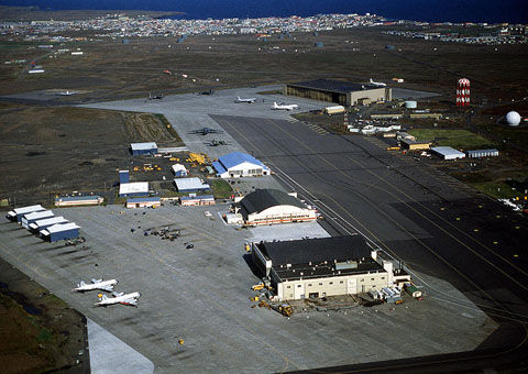 800px-NAS_Keflavik_aerial_of_hangars_1982