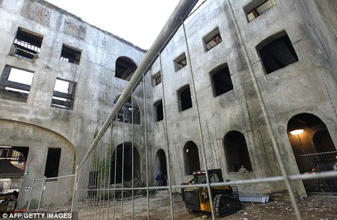 article-1388710-0C002B7300000578-288_634x415