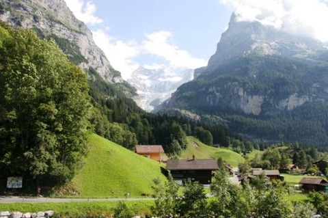 mountains-around-interlaken