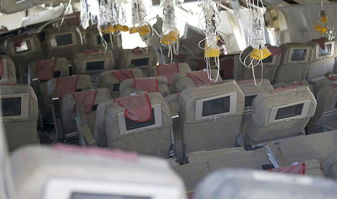 130707_crash_interior_2a