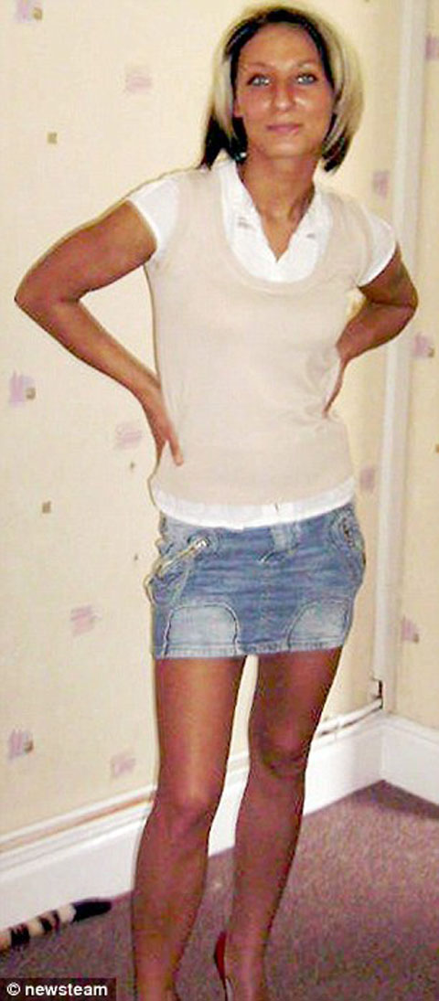 article-2381922-1B156D19000005DC-877_306x698