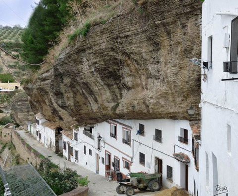 setenil-city-under-rock-6