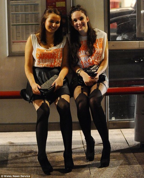 article-2214538-1567D7A4000005DC-251_634x785