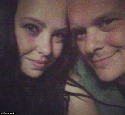 article-2734769-20D38DE500000578-332_634x582