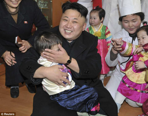 article-2589842-06FE9A5D00000514-204_634x498