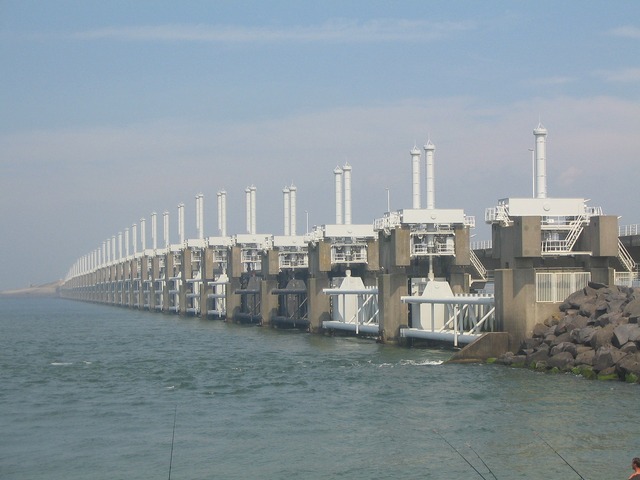 1920px-Oosterscheldekering-pohled