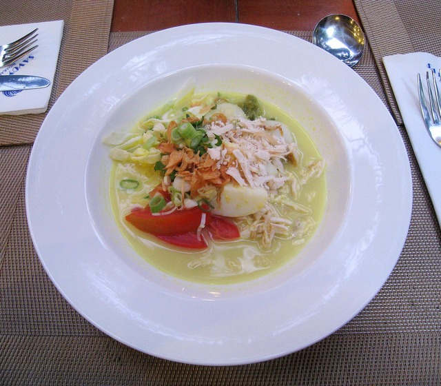 Soto_Ayam_Savoy_Homann_Hotel
